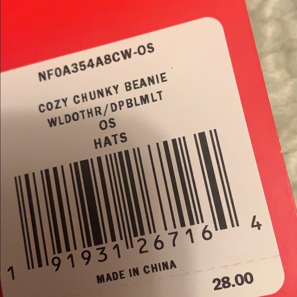 NWT THE NORTH FACE POM BEANIE - Picture 3 of 4